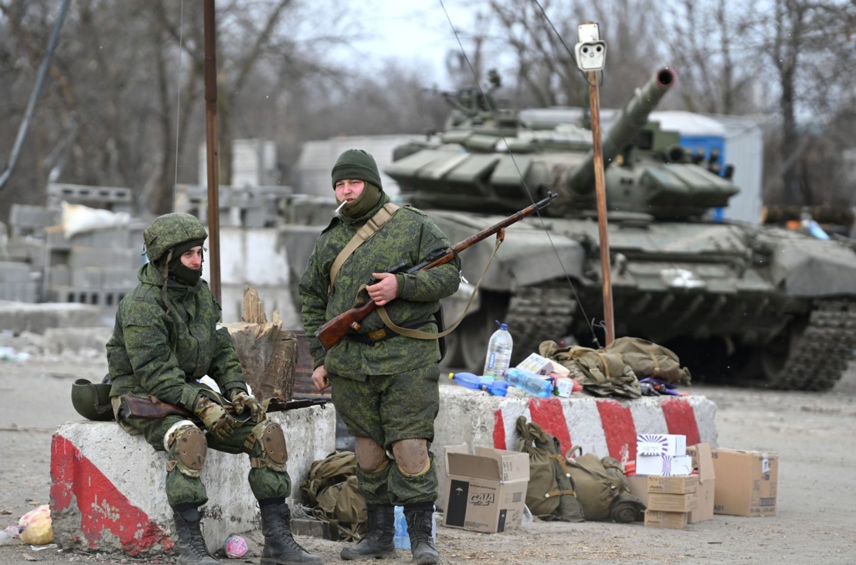 Mobilized fighters of the “Donetsk People's Republic” with Mosin-Nagant rifles designed in 1891. March 2022